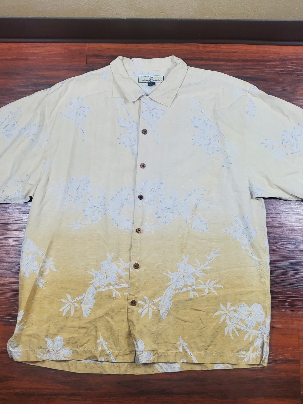 Tommy Bahama 100% Silk Hawaiian Camp Shirt XL Beige Floral Aloha